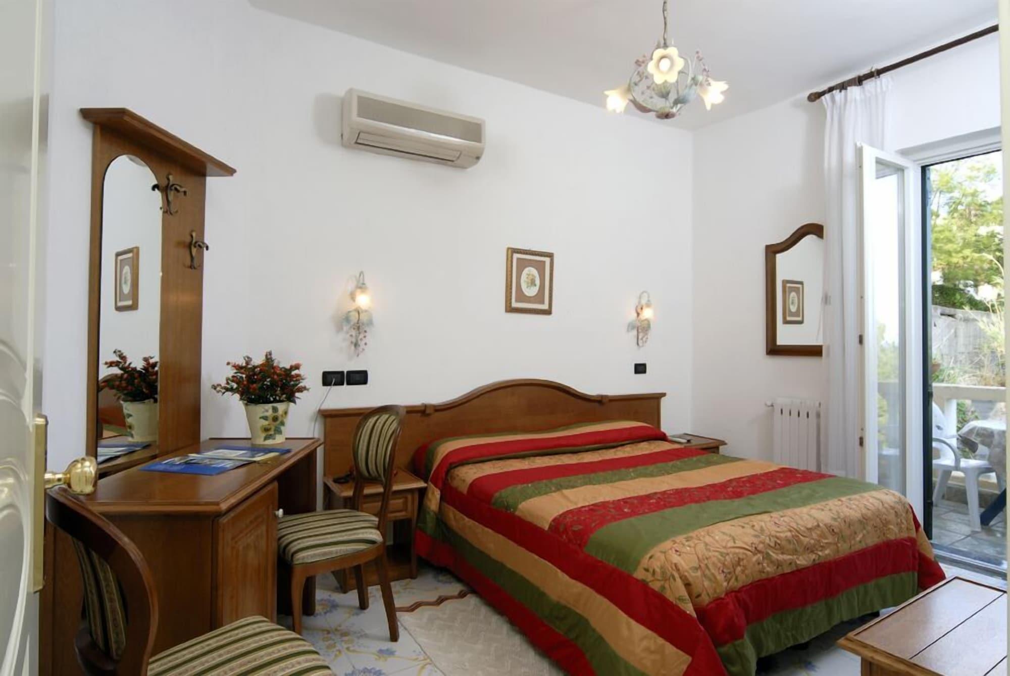 Hotel Giardino Delle Ninfe E La Fenice Ischia Luaran gambar