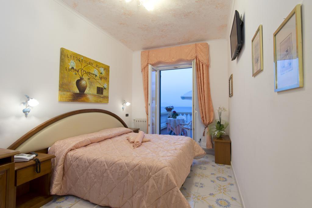 Hotel Giardino Delle Ninfe E La Fenice Ischia Luaran gambar